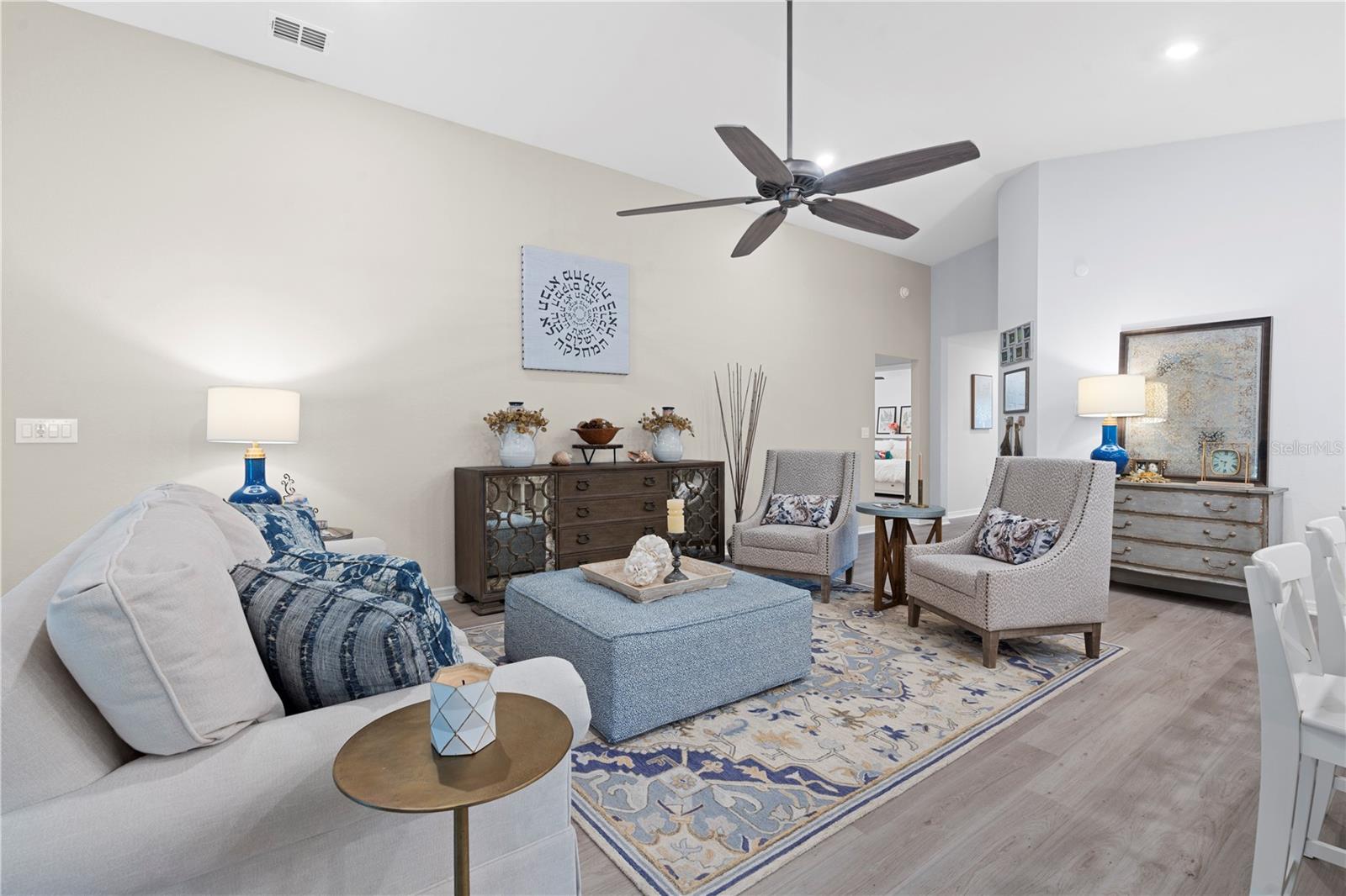 BRIDGEPORT LAKE PH TWO - Residential