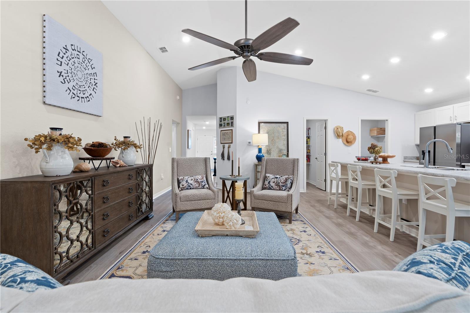 BRIDGEPORT LAKE PH TWO - Residential