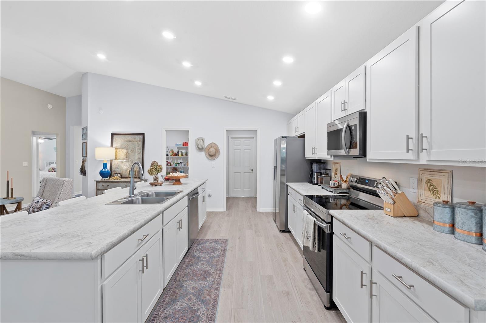 BRIDGEPORT LAKE PH TWO - Residential