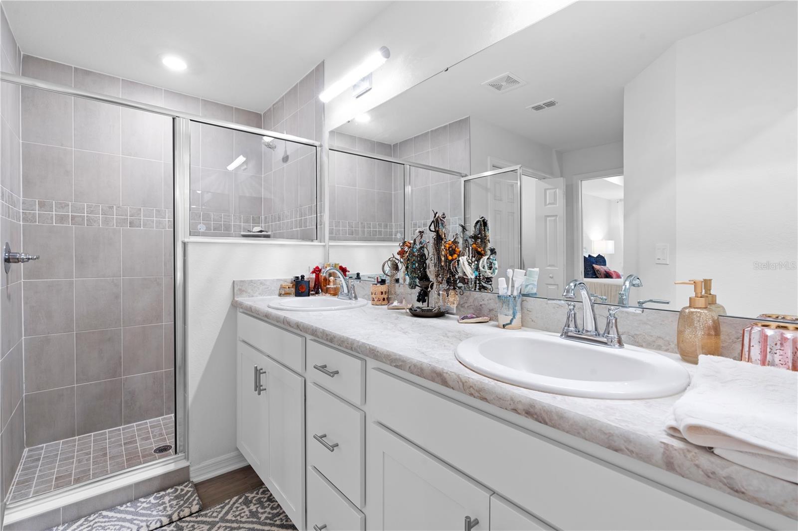 BRIDGEPORT LAKE PH TWO - Residential