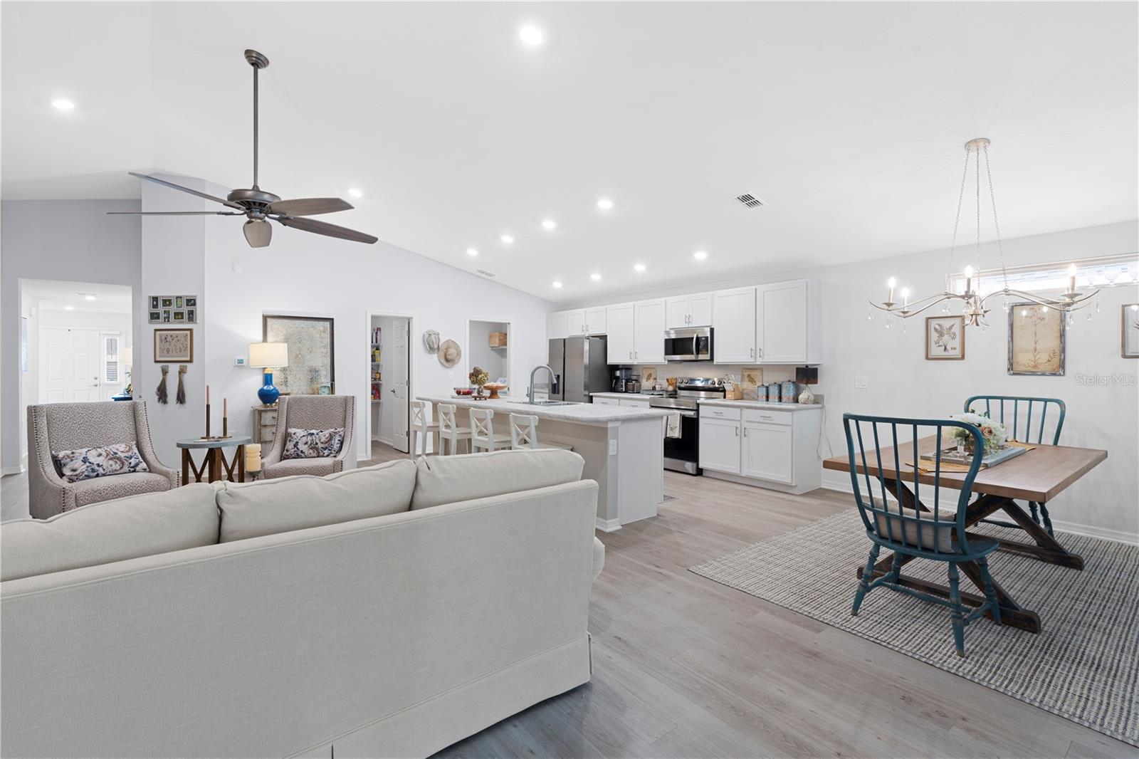 BRIDGEPORT LAKE PH TWO - Residential