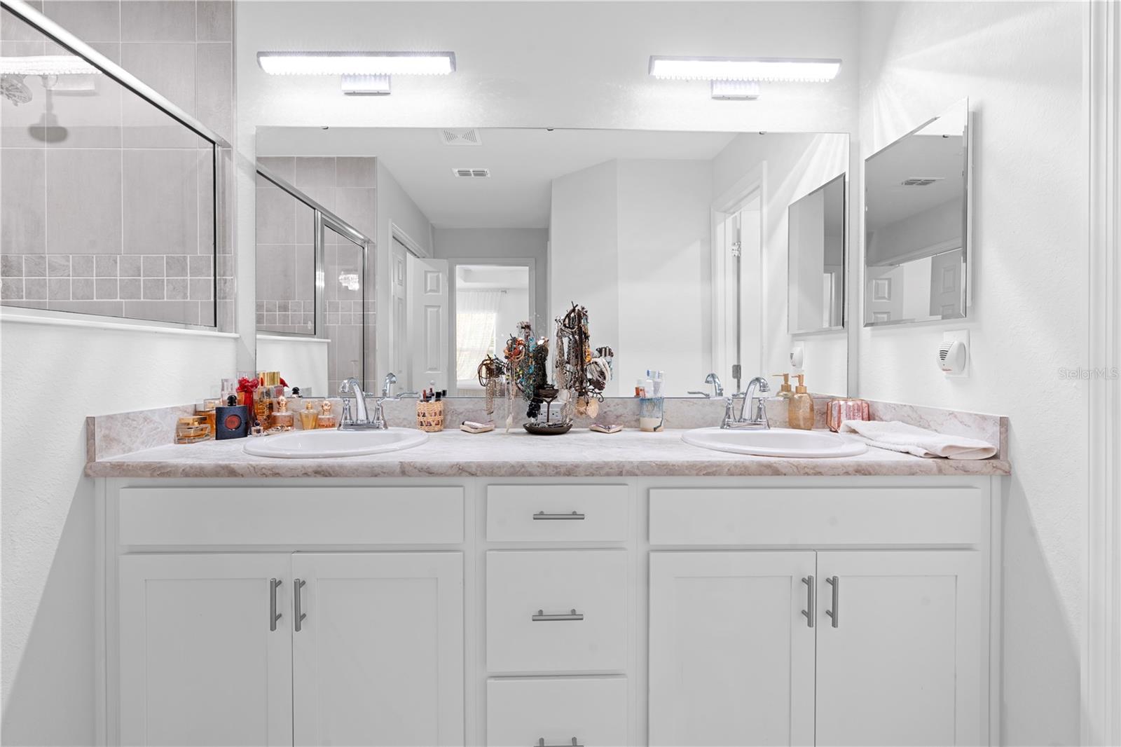 BRIDGEPORT LAKE PH TWO - Residential