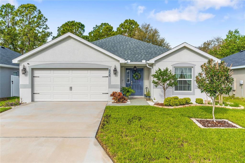 Photo of 956 Aruba Avenue, Mulberry, FL 33860 (MLS # TB8486450)