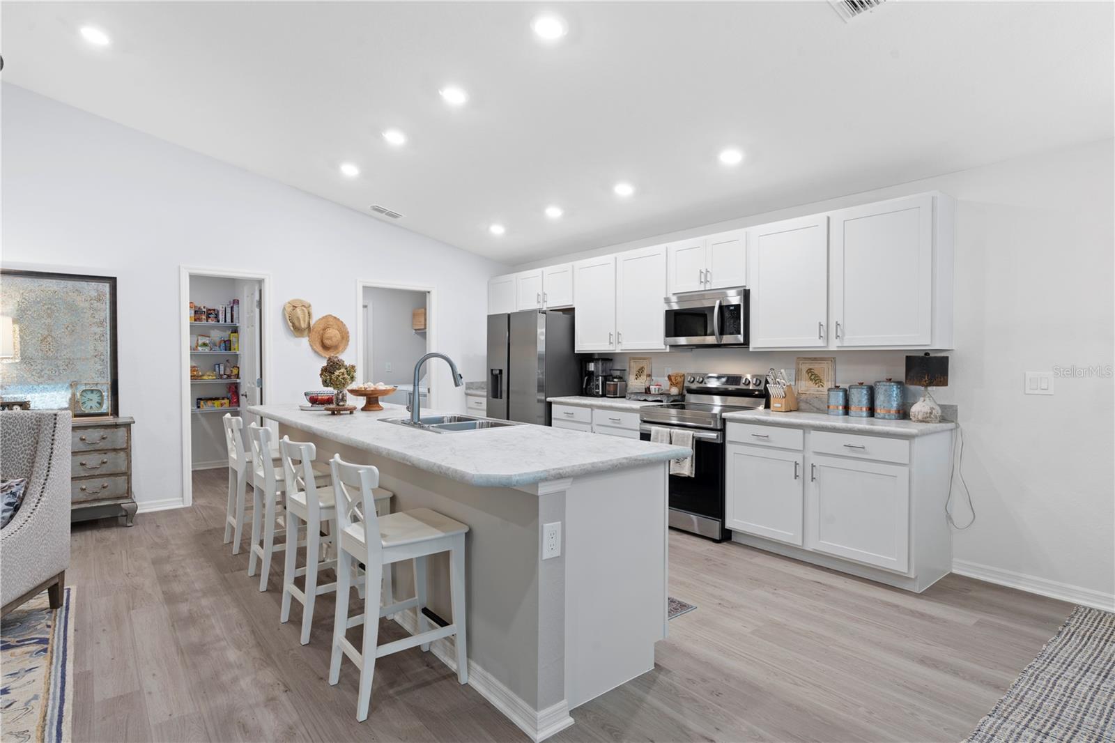 BRIDGEPORT LAKE PH TWO - Residential