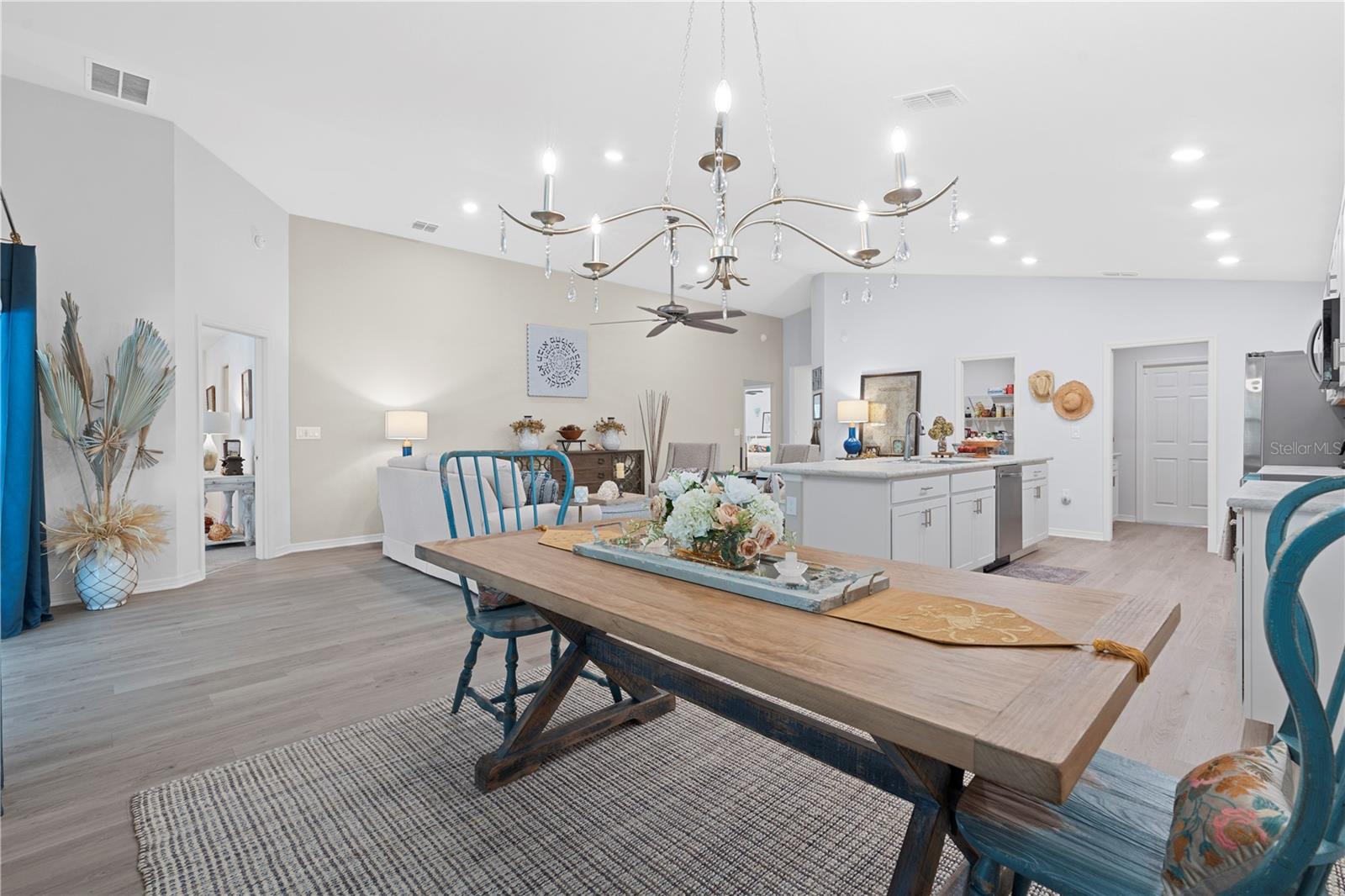 BRIDGEPORT LAKE PH TWO - Residential