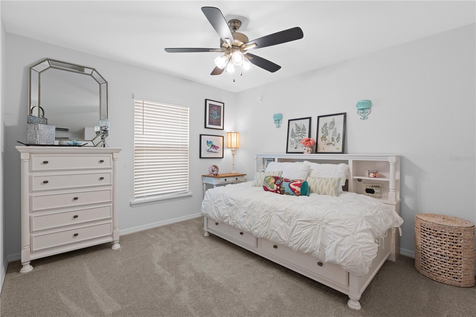 BRIDGEPORT LAKE PH TWO - Residential