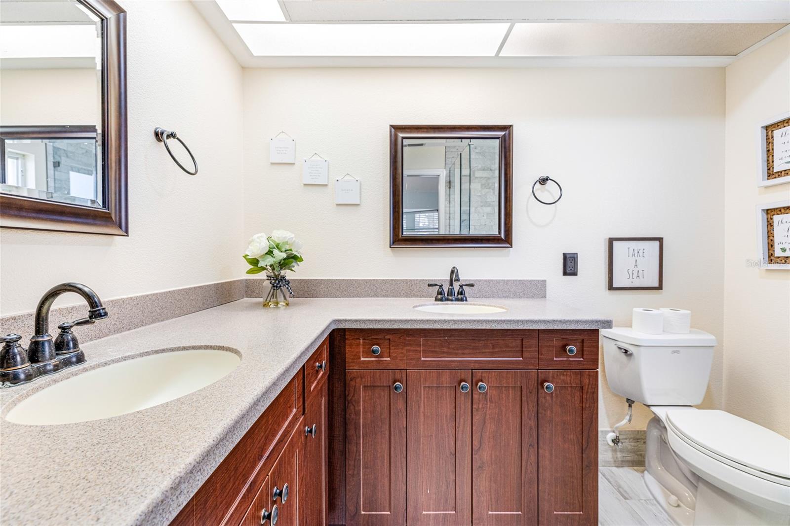 PALM SHORES - Residential