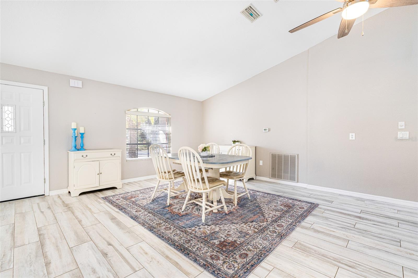 PALM SHORES - Residential