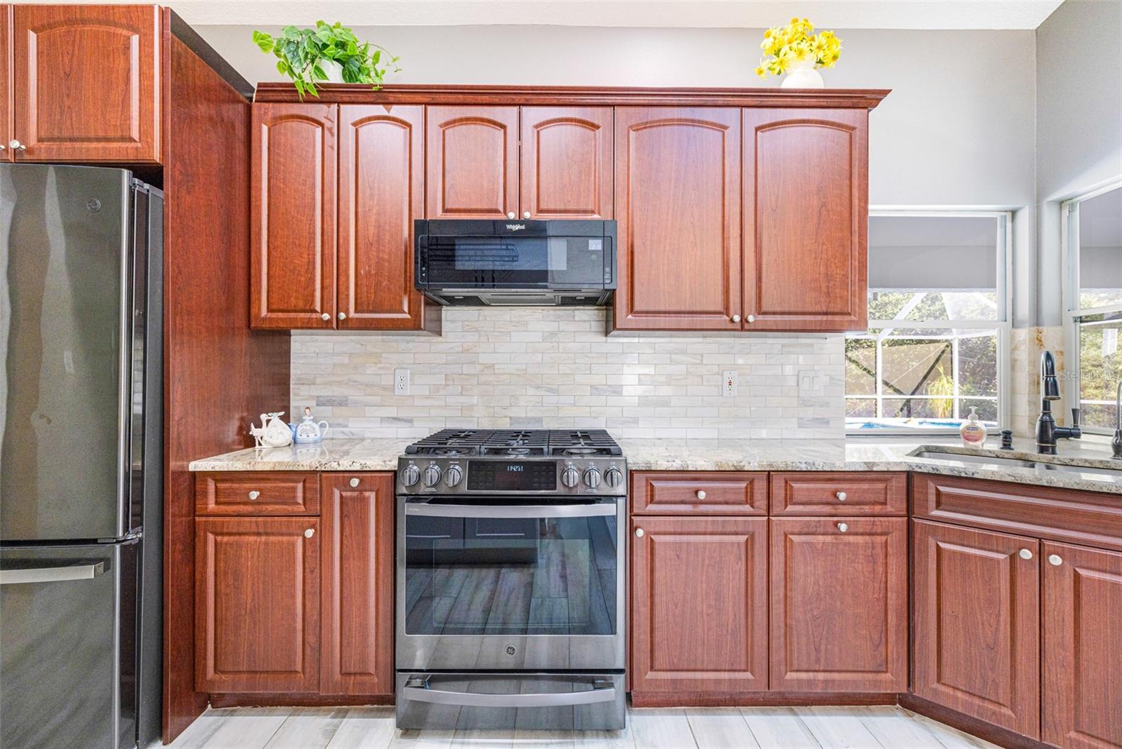 PALM SHORES - Residential