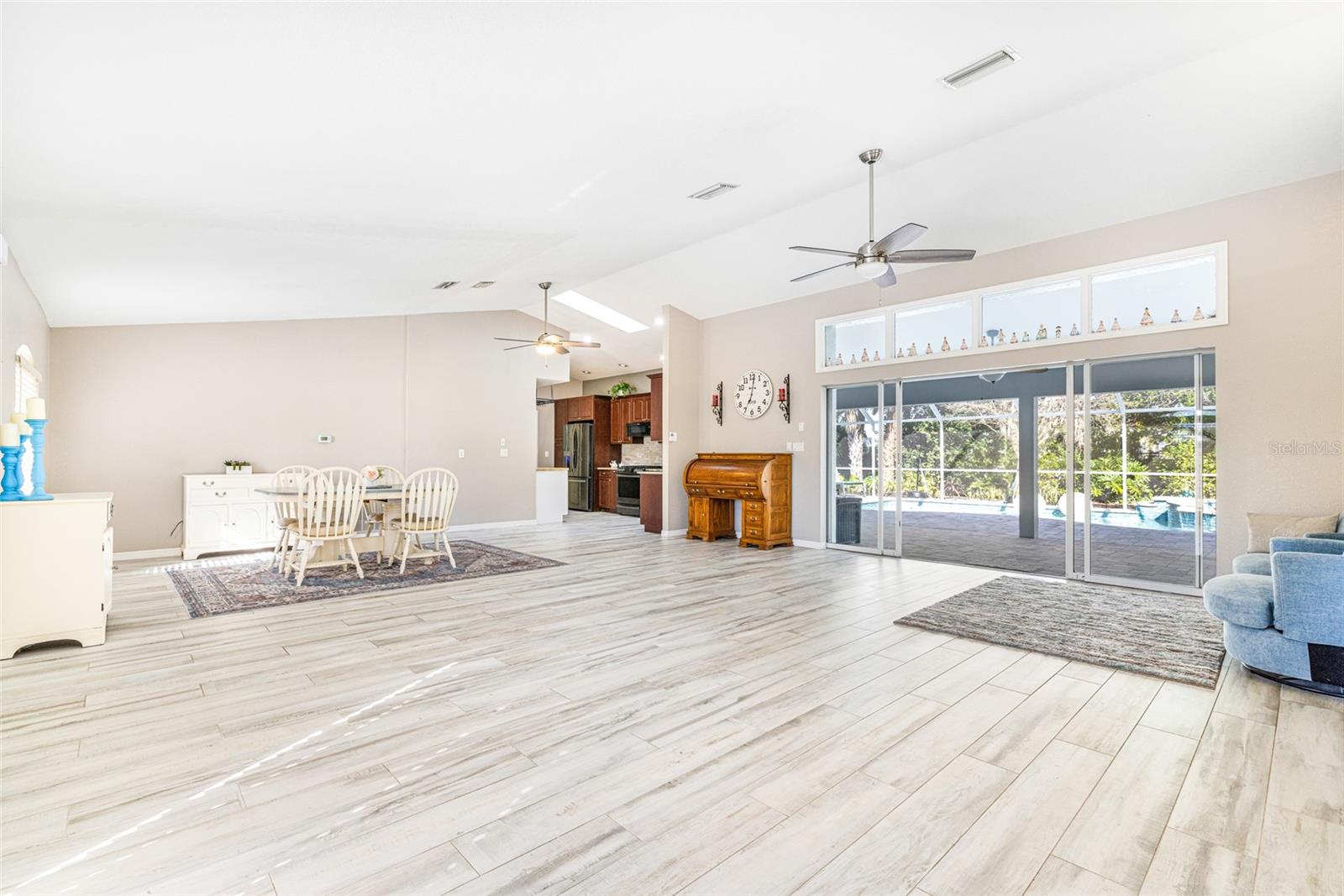 PALM SHORES - Residential