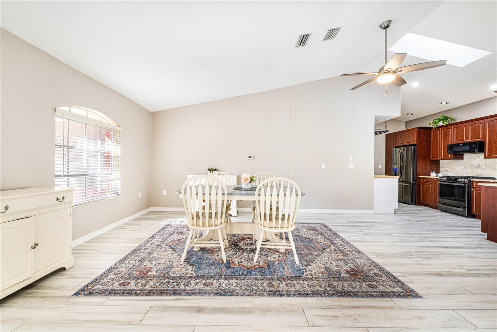 PALM SHORES - Residential