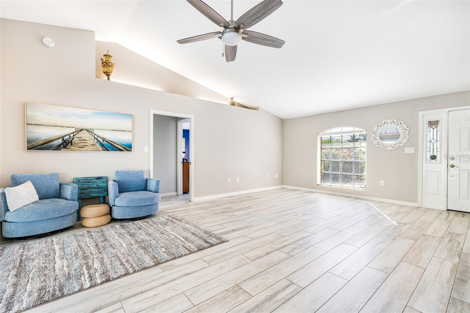 PALM SHORES - Residential