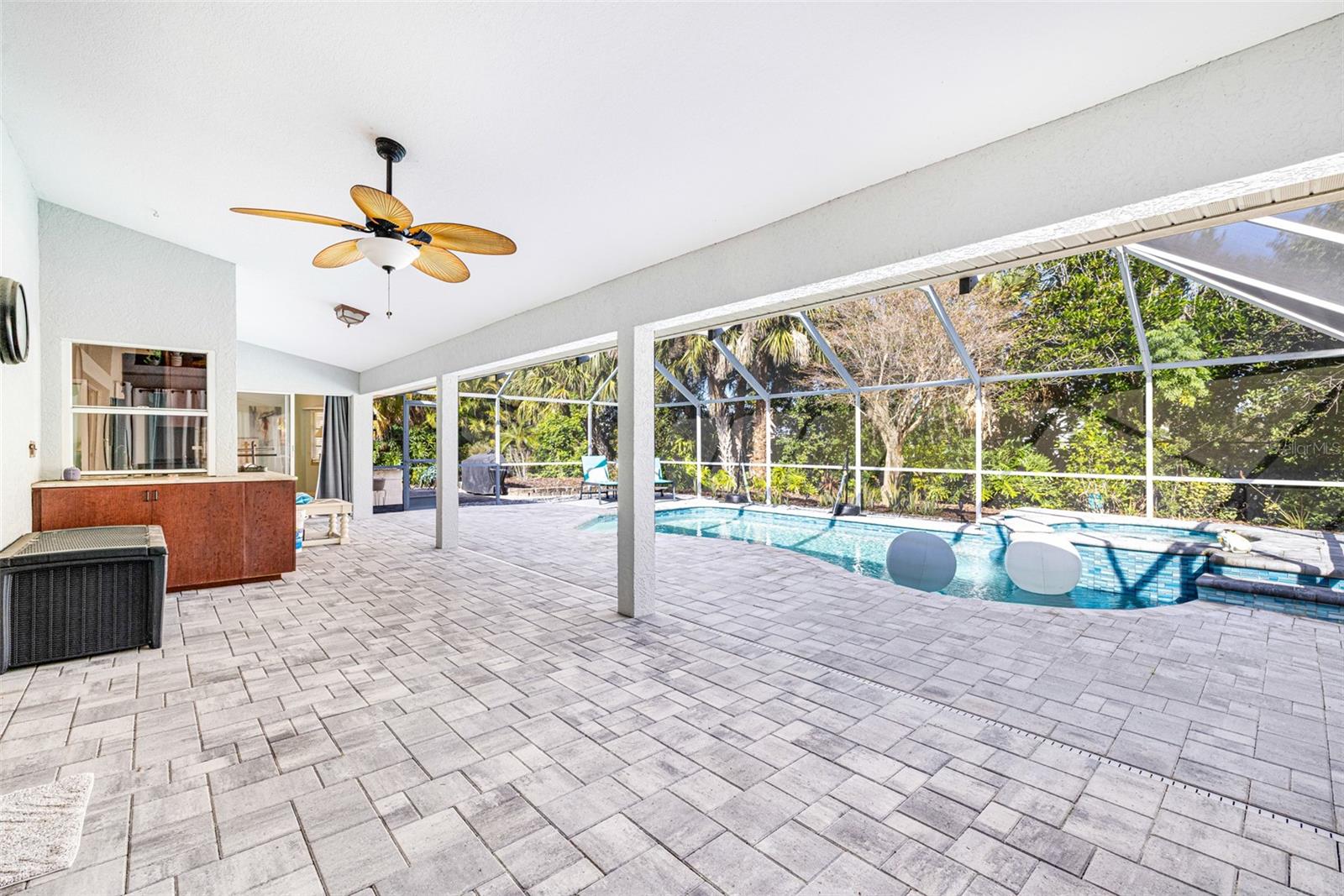 PALM SHORES - Residential