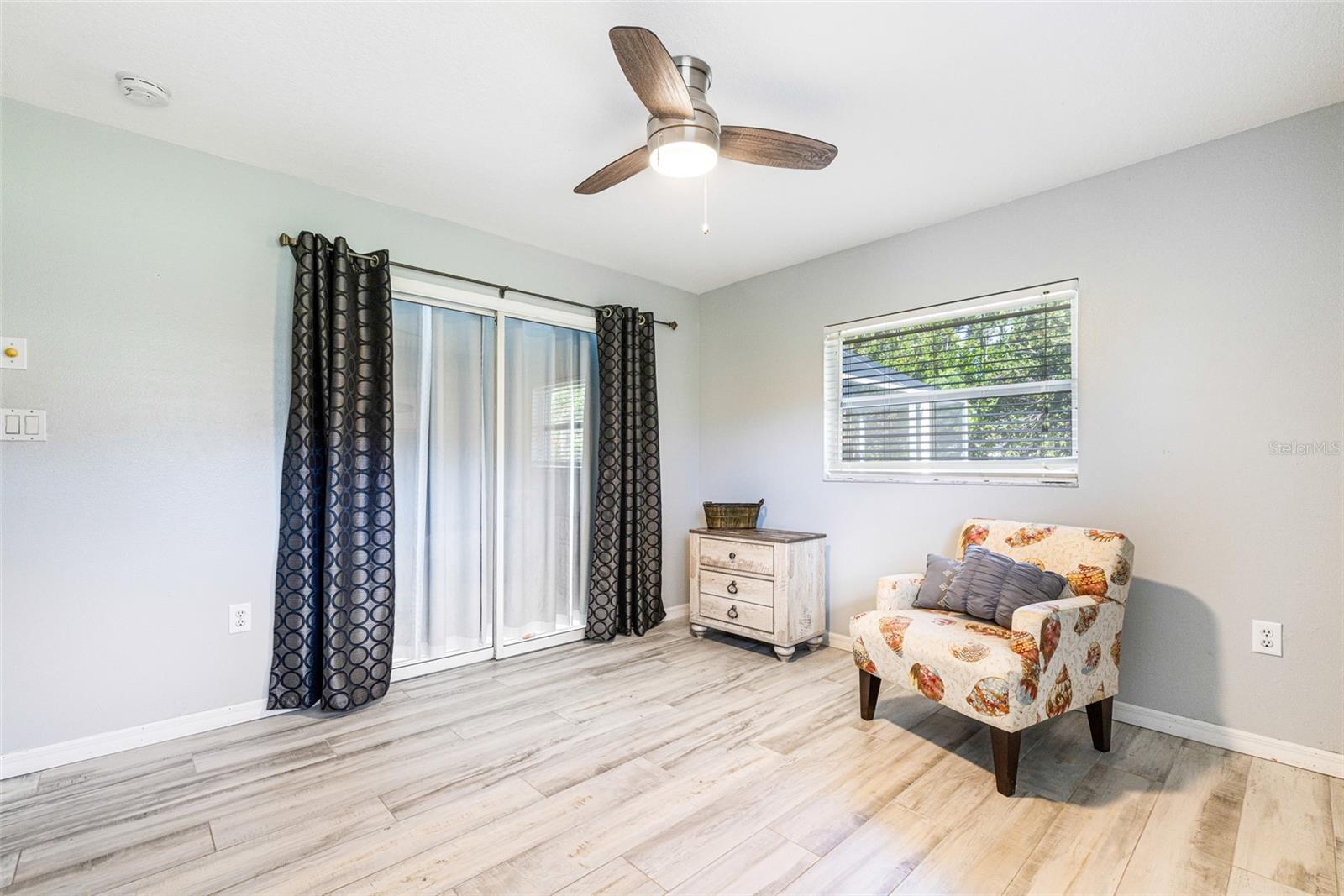 PALM SHORES - Residential