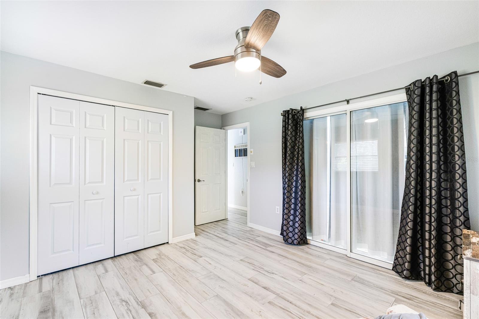 PALM SHORES - Residential