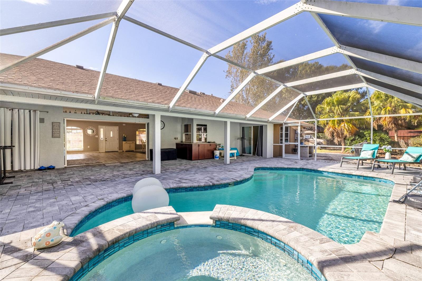 PALM SHORES - Residential