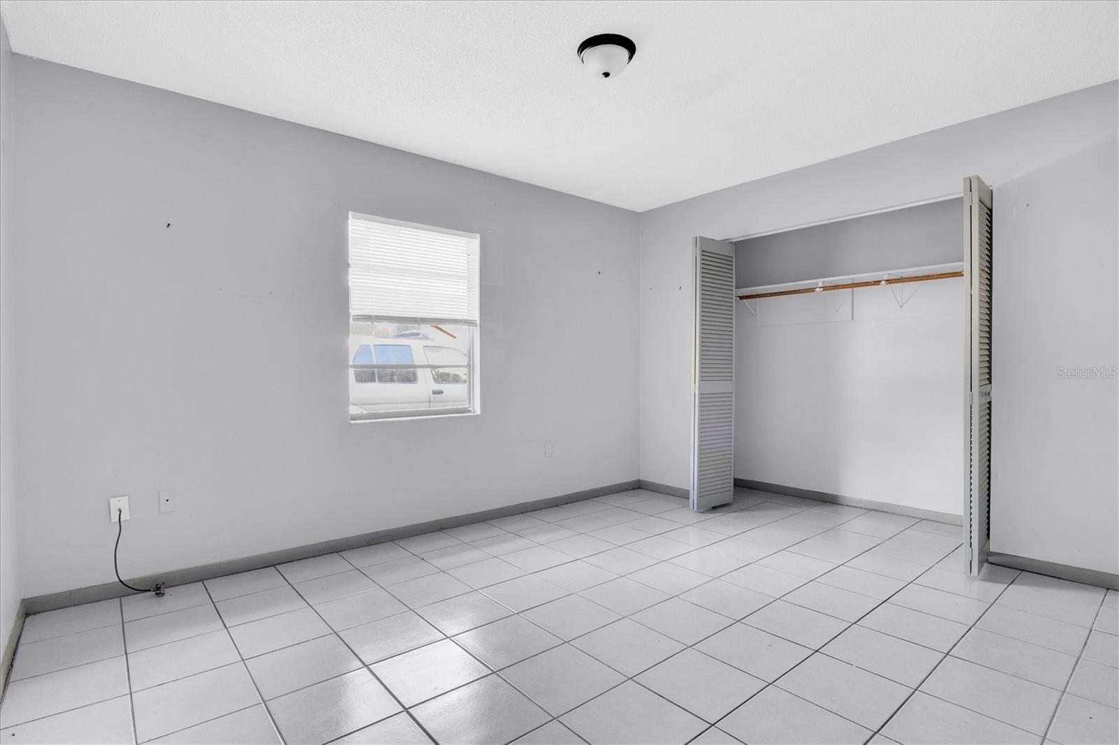 2464 CHESTNUT WOODS DRIVE