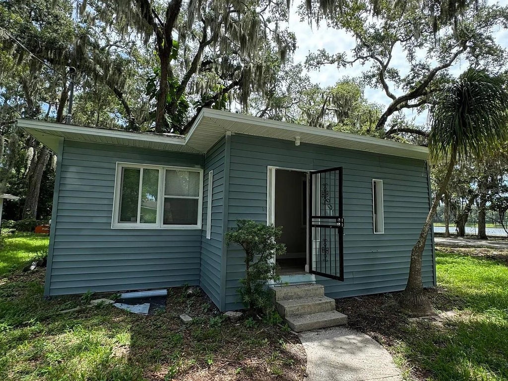 Photo of 601 Vera Street, Daytona Beach, FL 32114 (MLS # V4951431)