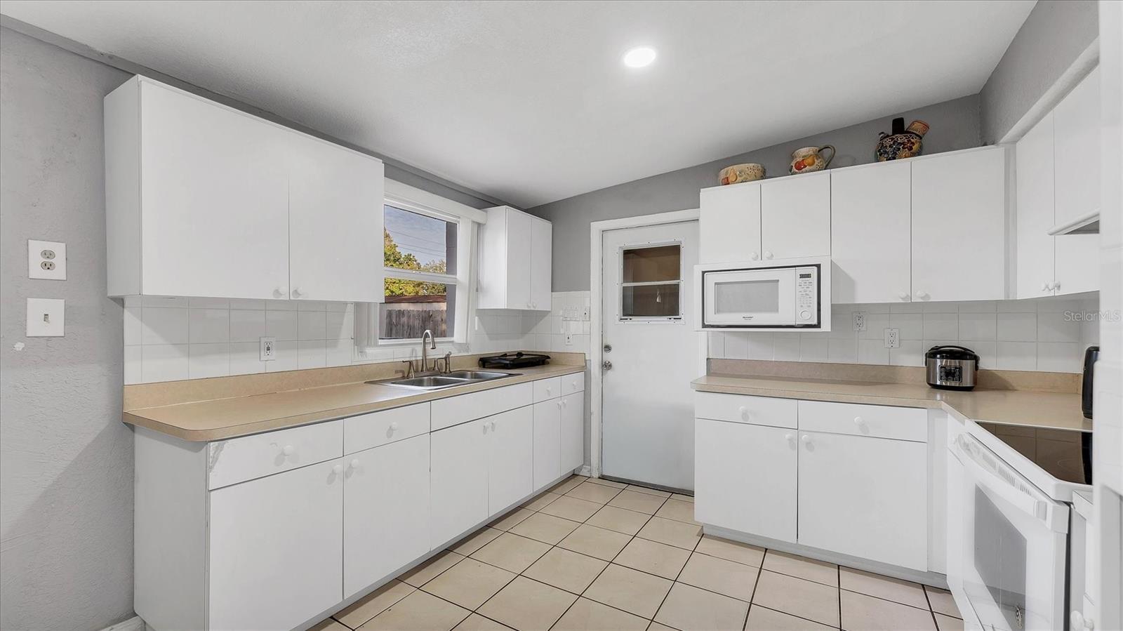 CLAIR MEL CITY UNIT 2 - Residential