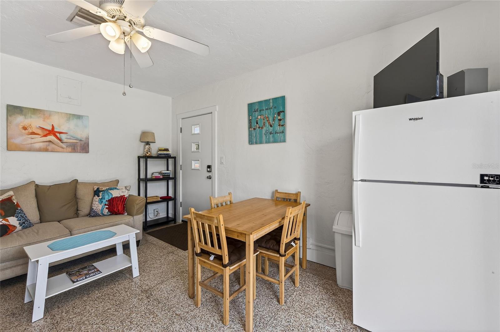 908 VILLAS DRIVE 14