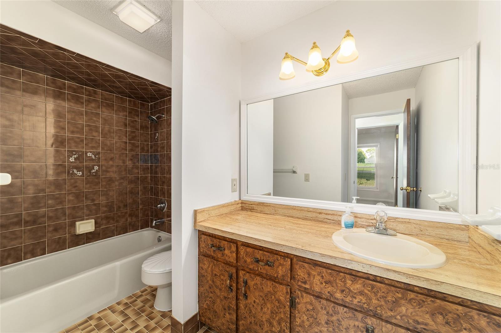 KINGSLAND COUNTRY ESTATES - Residential