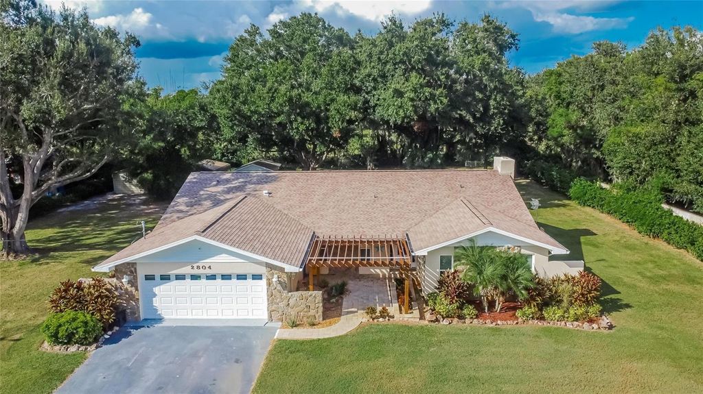 Photo of 2804 Der Road, Plant City, FL 33566 (MLS # TB8434919)