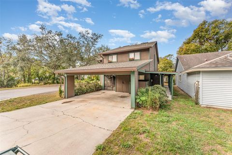 A home in LAKELAND