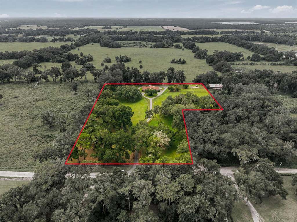 Photo of 690 SW 165th Street, Ocala, FL 34473 (MLS # OM729959)
