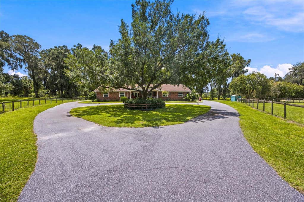 Photo of 690 SW 165th Street, Ocala, FL 34473 (MLS # OM729959)
