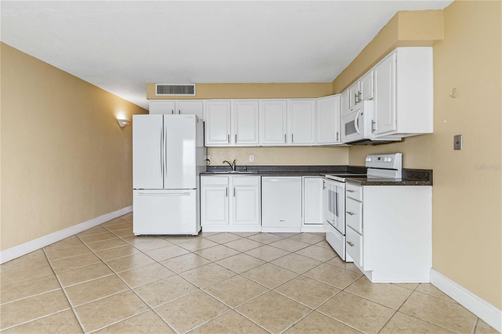 COCOA OCEAN BEACH - Residential Lease