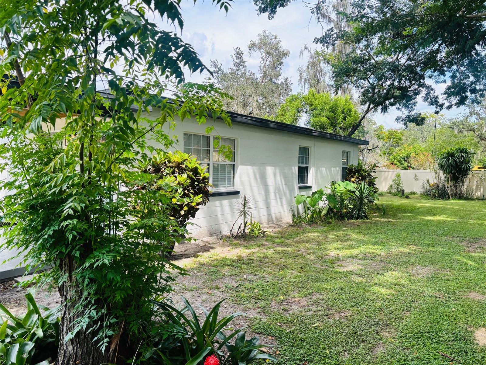 HANKINS SUBURBAN HOMESITES RE - Residential