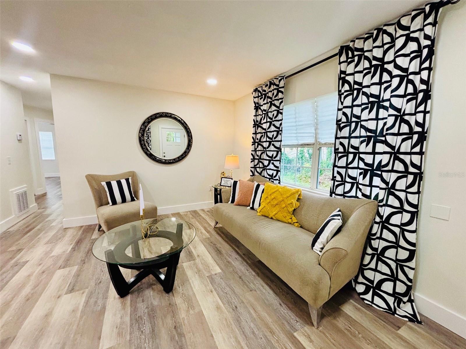 HANKINS SUBURBAN HOMESITES RE - Residential