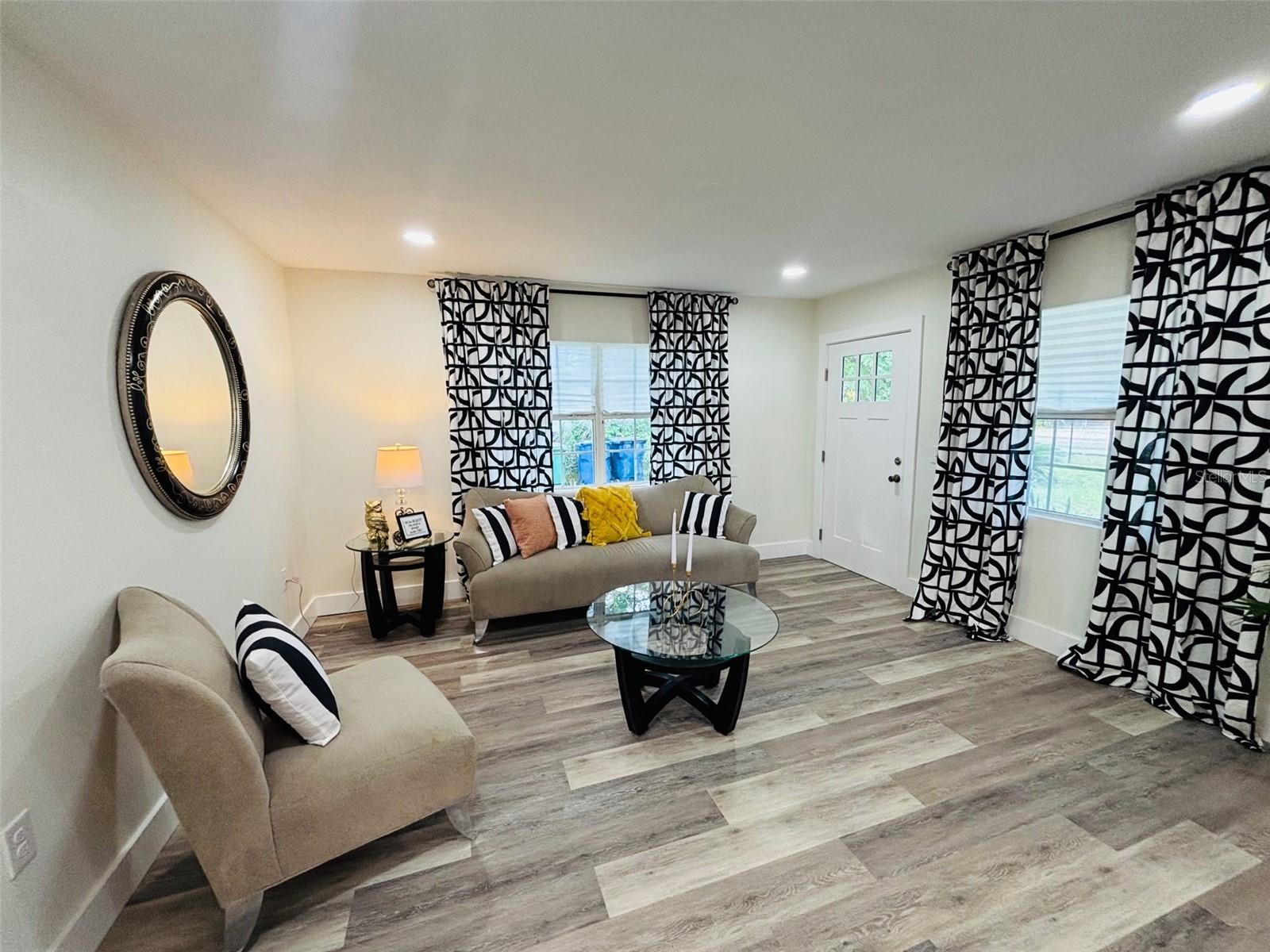 HANKINS SUBURBAN HOMESITES RE - Residential