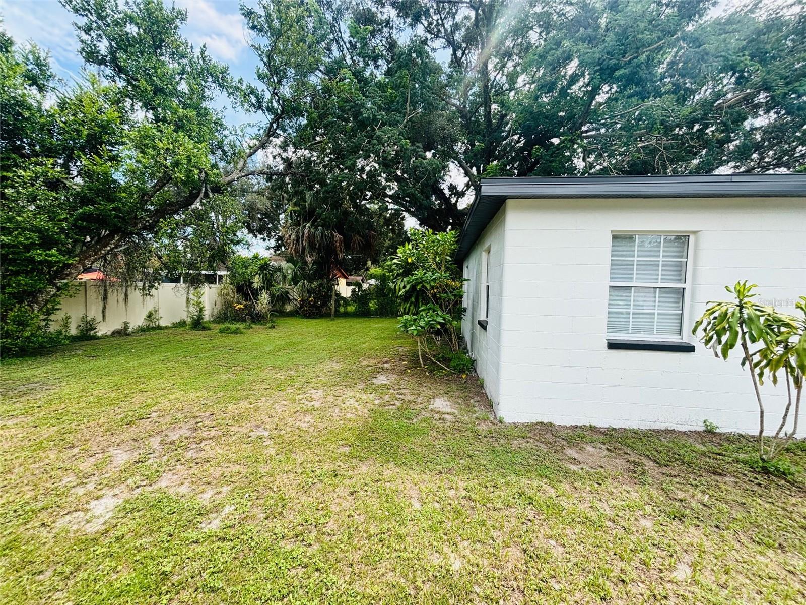 HANKINS SUBURBAN HOMESITES RE - Residential