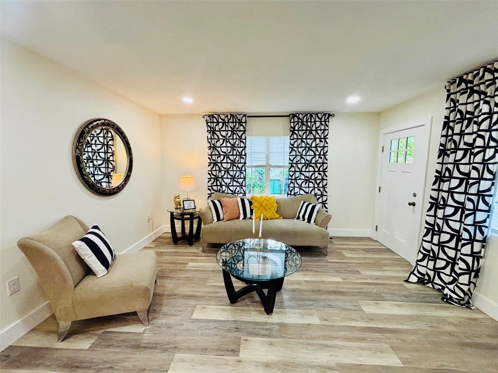 HANKINS SUBURBAN HOMESITES RE - Residential