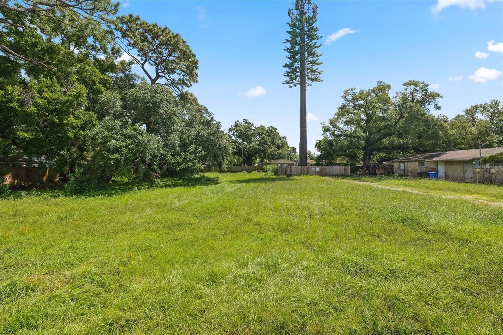 Photo of 13805 N 20th Street, Tampa, FL 33613 (MLS # L4964738)