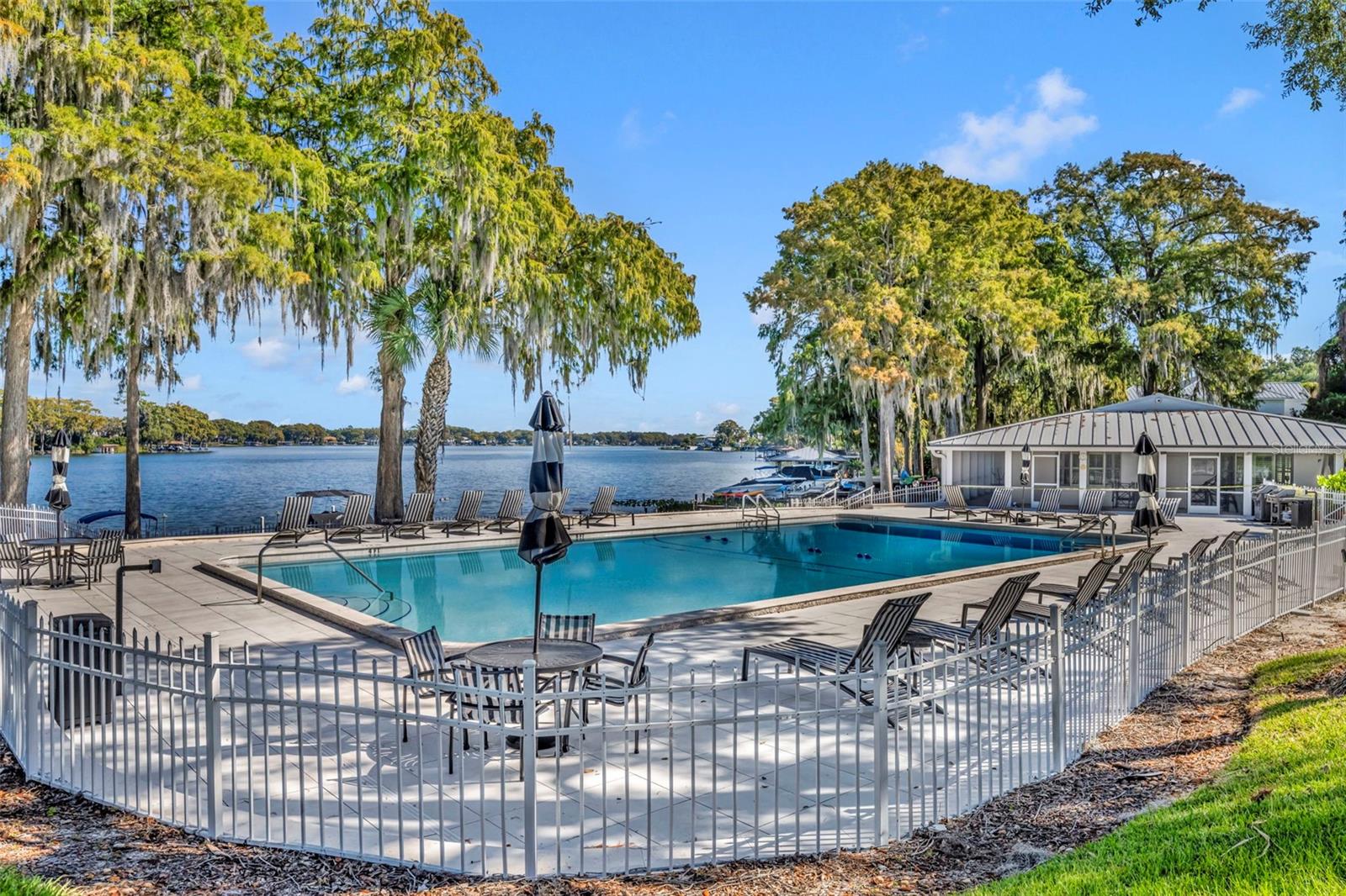 LAKE MAITLAND TERRACE APTS - Residential