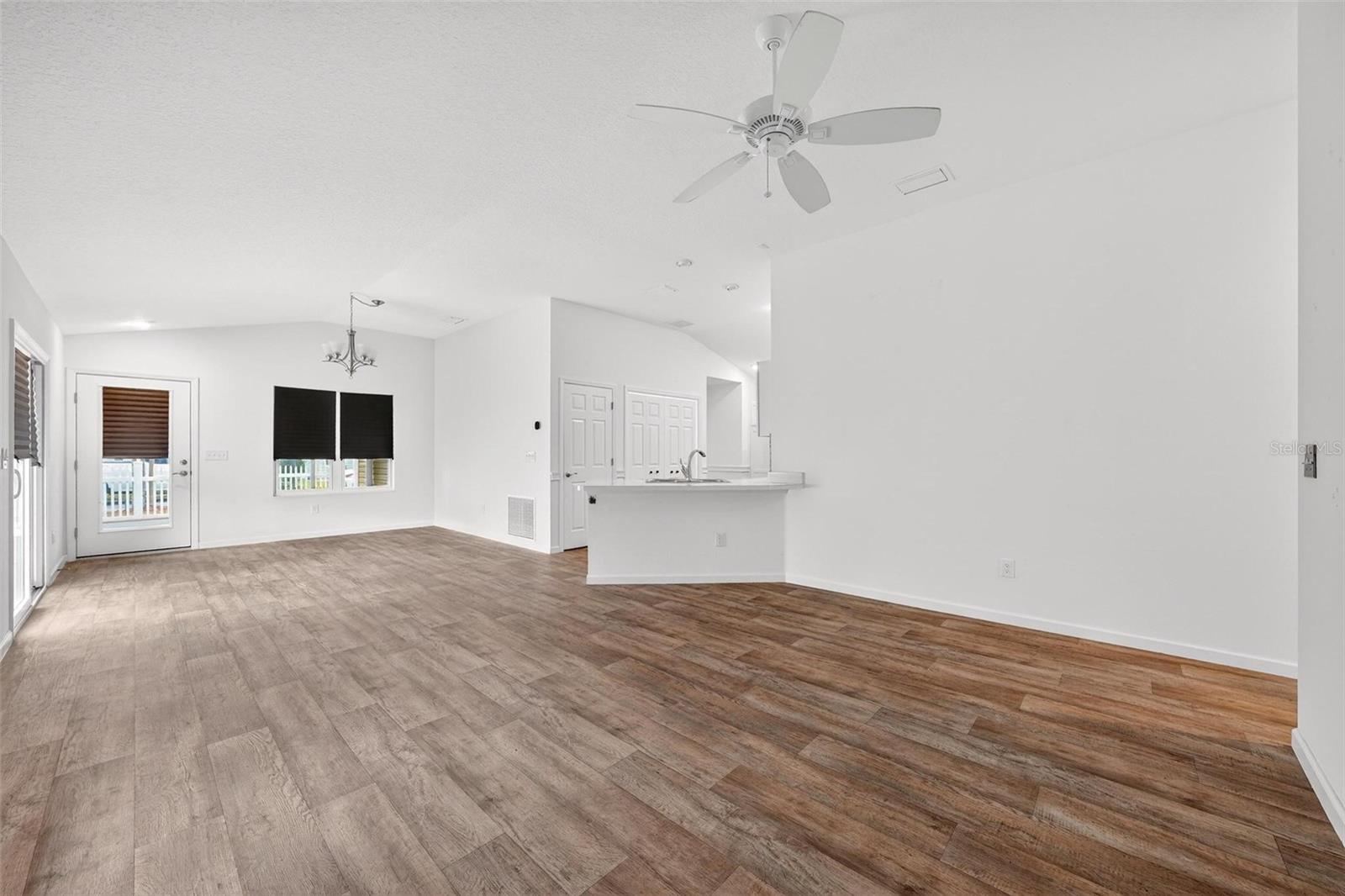 SOUTHERN OAKS CHASE VILLAS - Residential