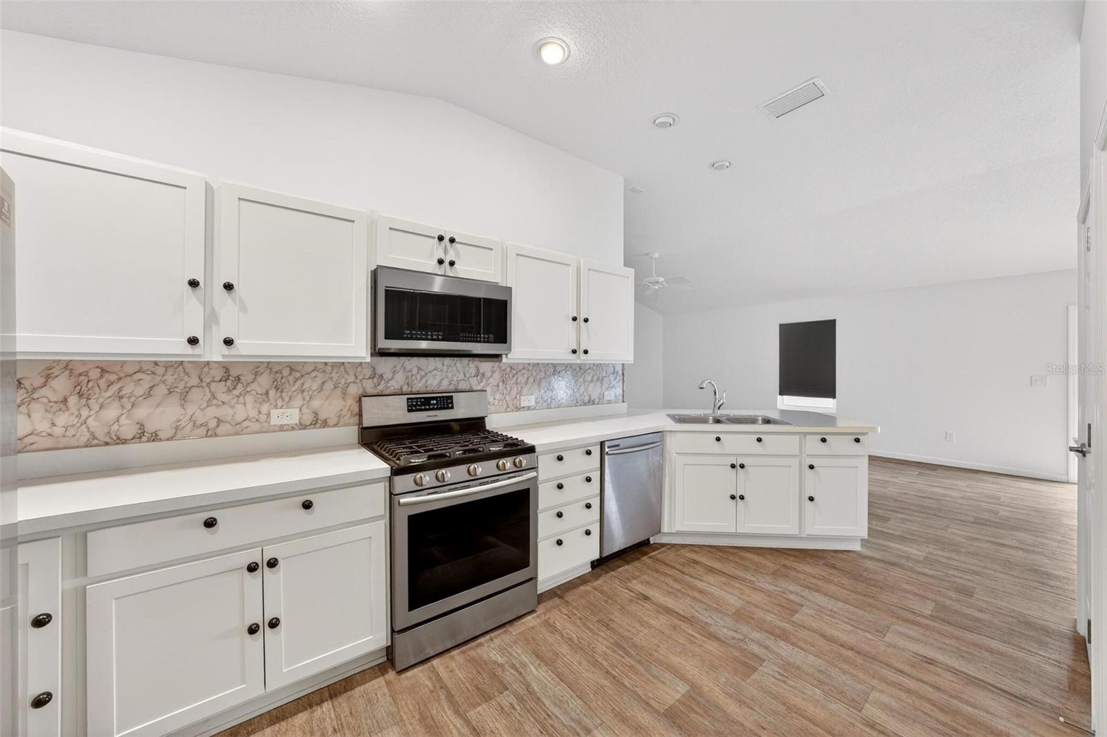 SOUTHERN OAKS CHASE VILLAS - Residential