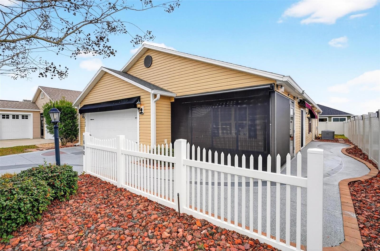 SOUTHERN OAKS CHASE VILLAS - Residential