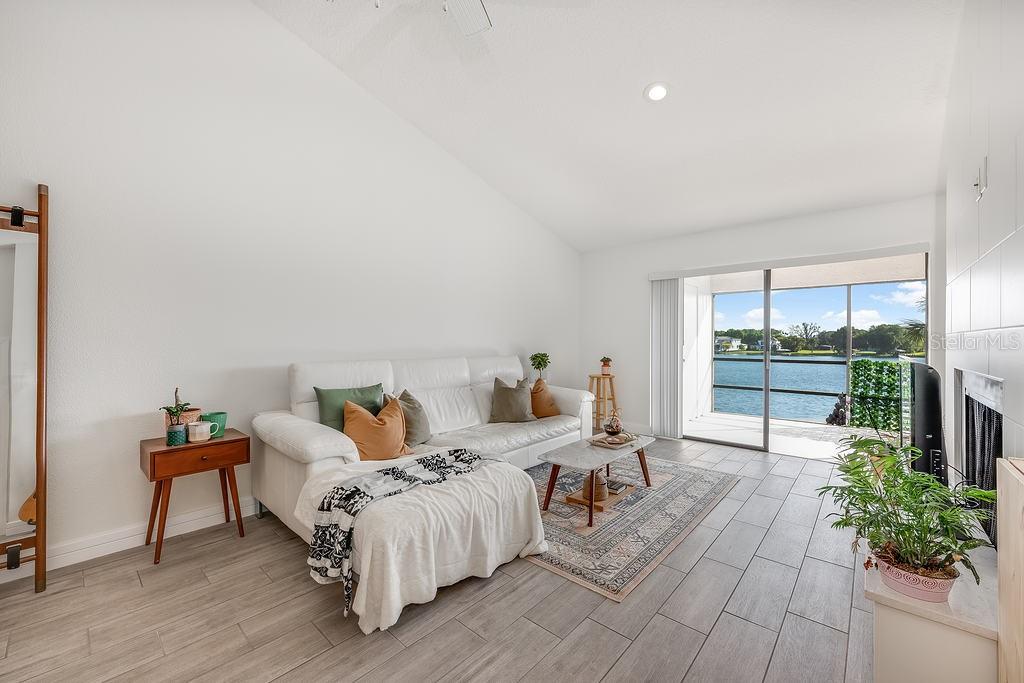 4117 FAIRVIEW VISTA POINT 305