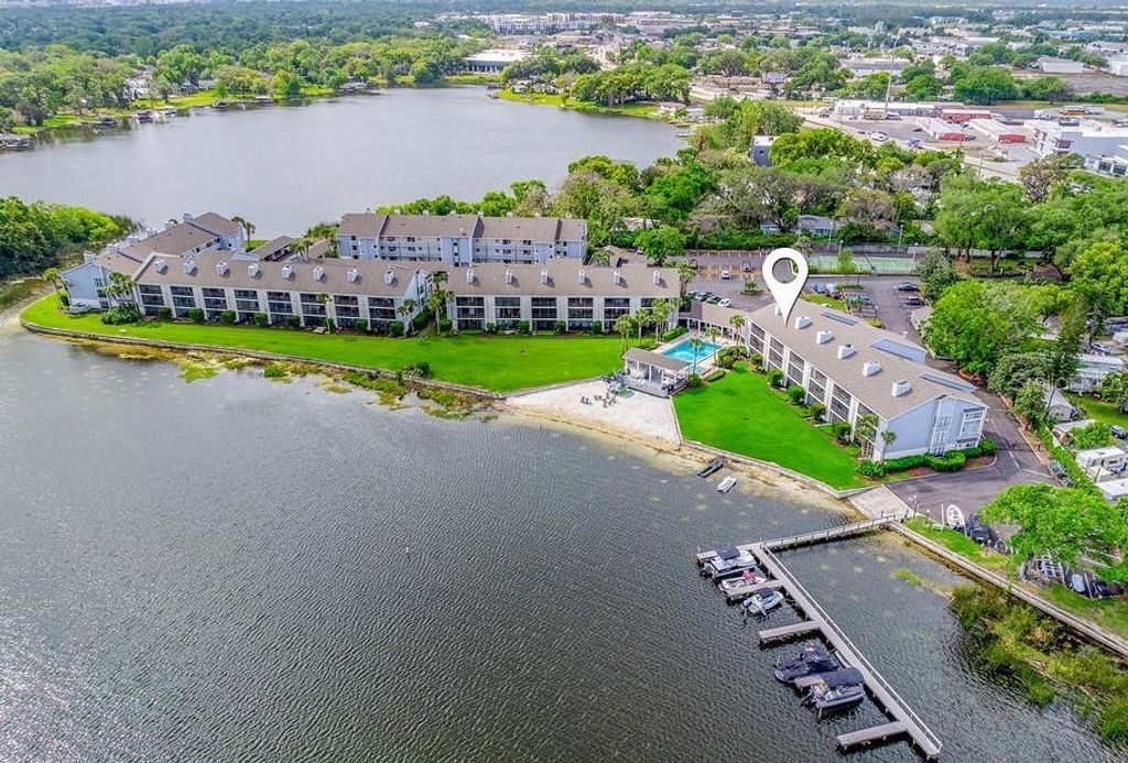 Photo of 4117 Fairview Vista Point #305, Orlando, FL 32804 (MLS # O6390526)