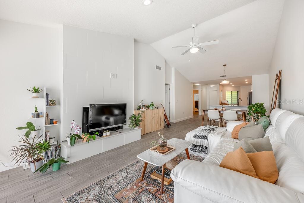 4117 FAIRVIEW VISTA POINT 305