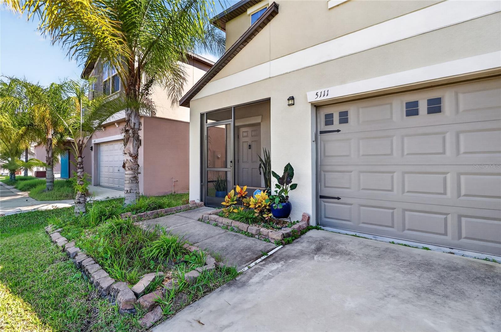 5111 WHITE CHICORY DRIVE