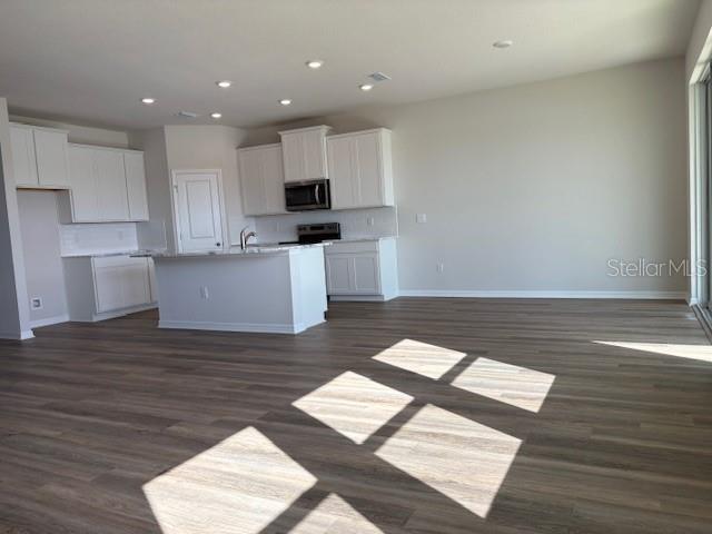 5707 SILVER FEATHER WAY