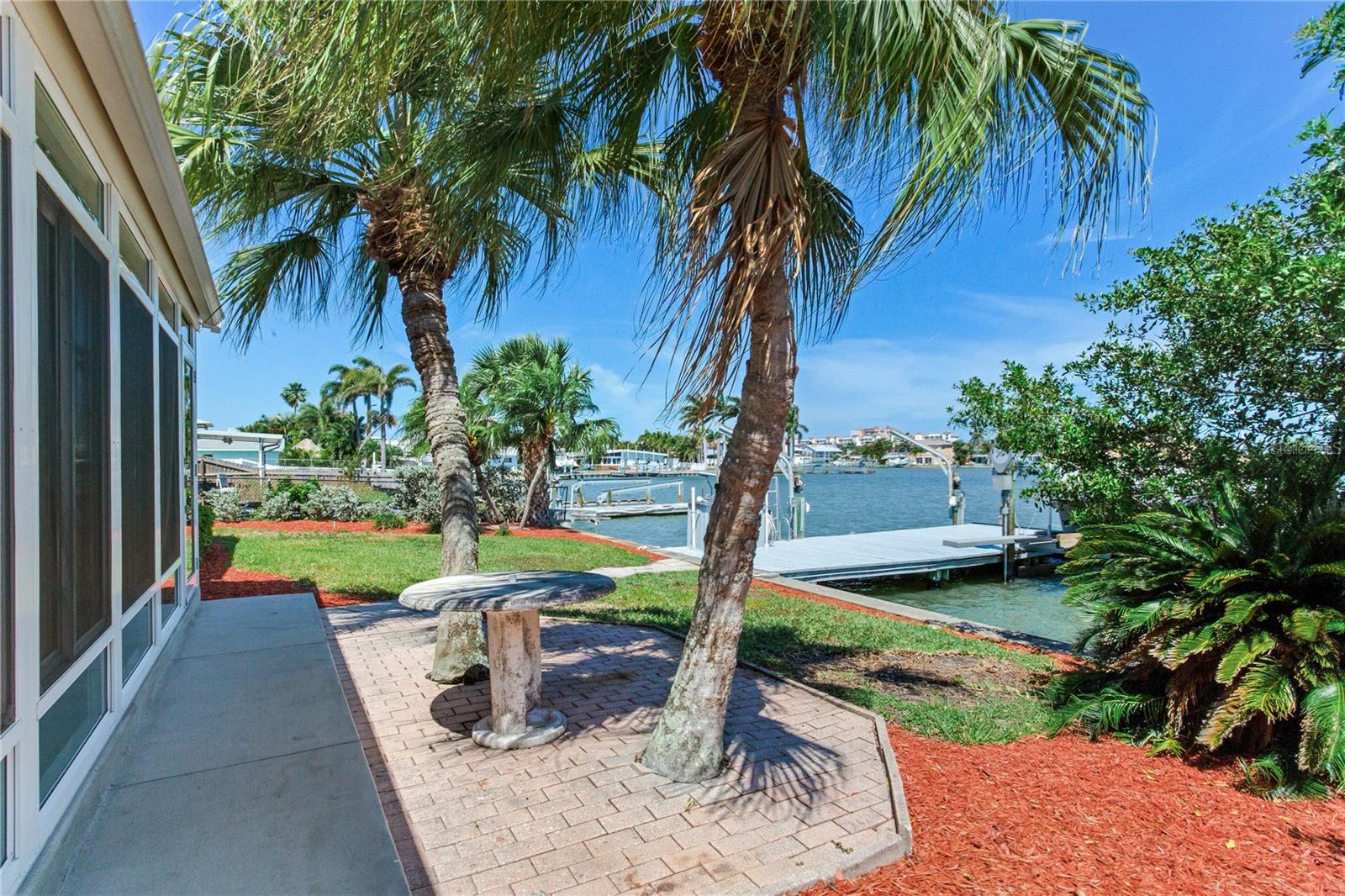 SUNRAY BEACH HOMES - Residential