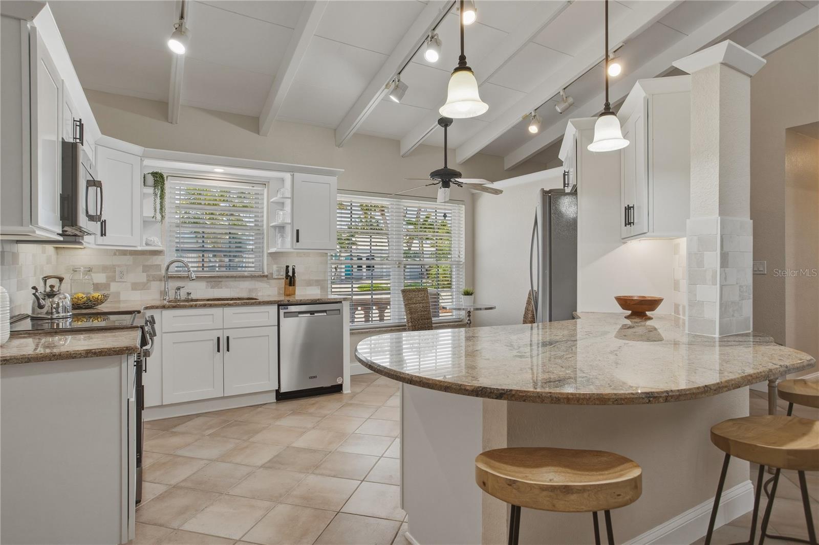 SUNRAY BEACH HOMES - Residential
