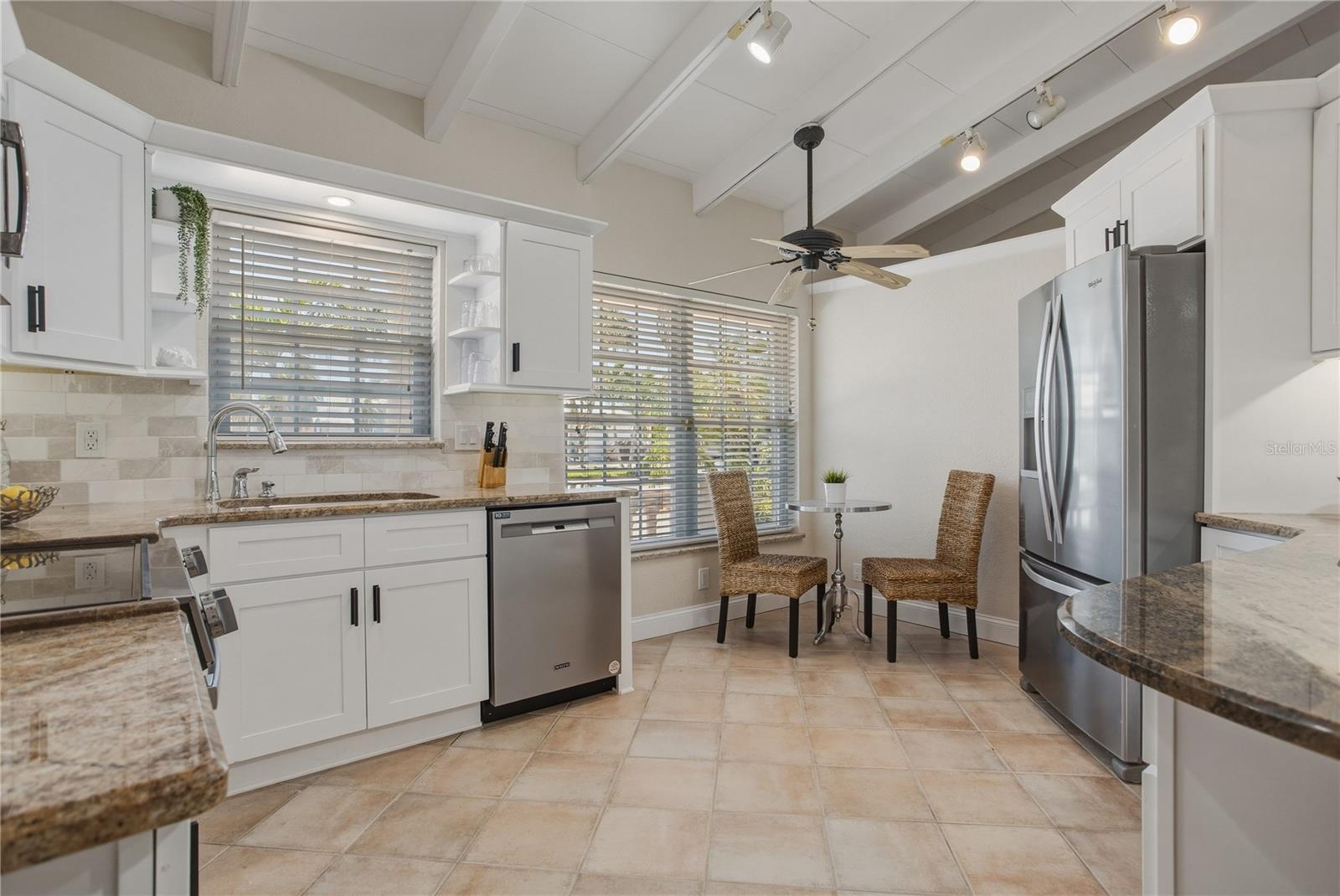SUNRAY BEACH HOMES - Residential