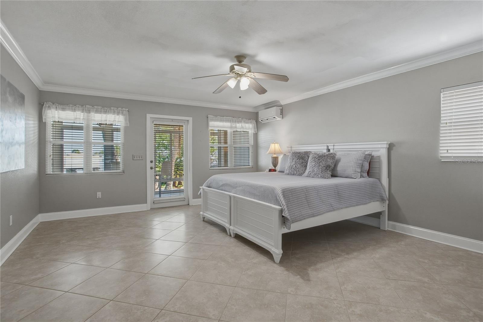 SUNRAY BEACH HOMES - Residential