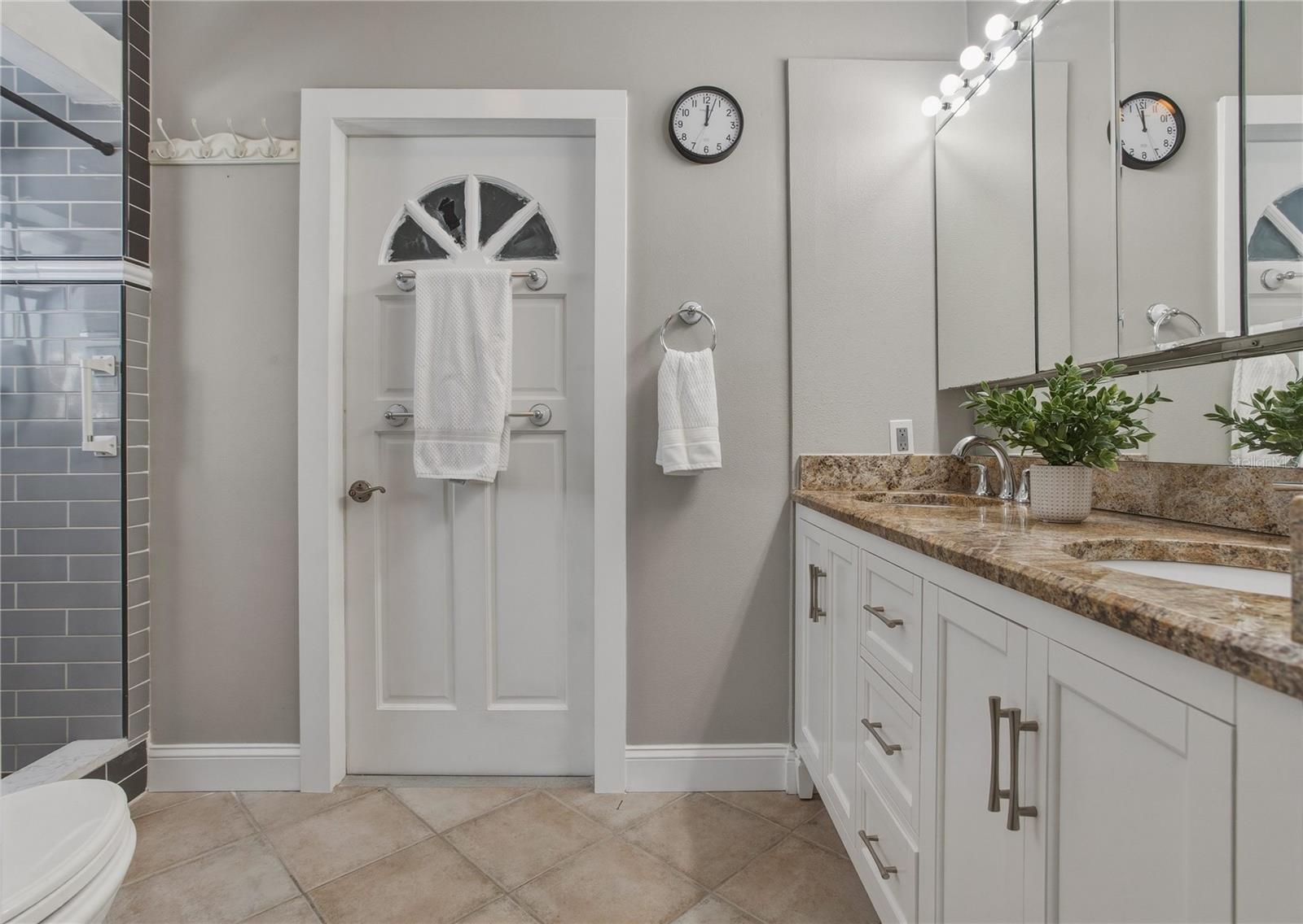 SUNRAY BEACH HOMES - Residential